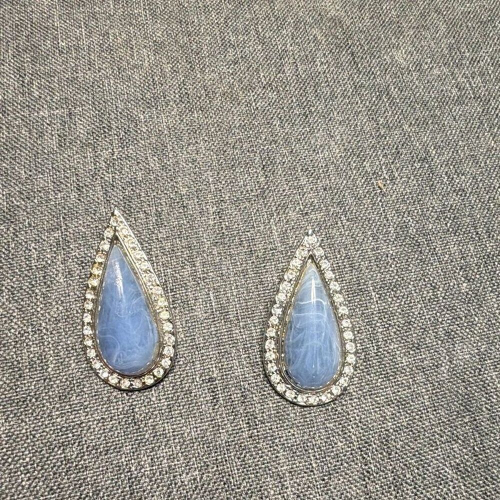 teardrop-shaped blue cabochon gemstone earrings